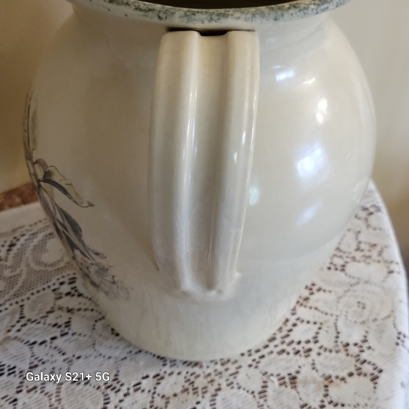 Vintage Casey pottery fruit pitcher - Picture 6 of 8